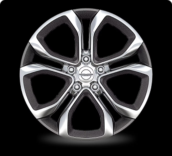 20-INCH POLISHED WHEELS WITH PAINTED BALTIC GRAY POCKETS