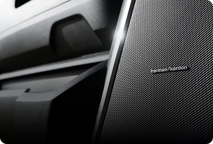 PREMIER INTERIOR SOUND WITH THE 900-WATT HARMAN KARDON PREMIUM AUDIO SYSTEM