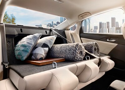 2019-Honda-Insight-wtih-rear-seats-down.png