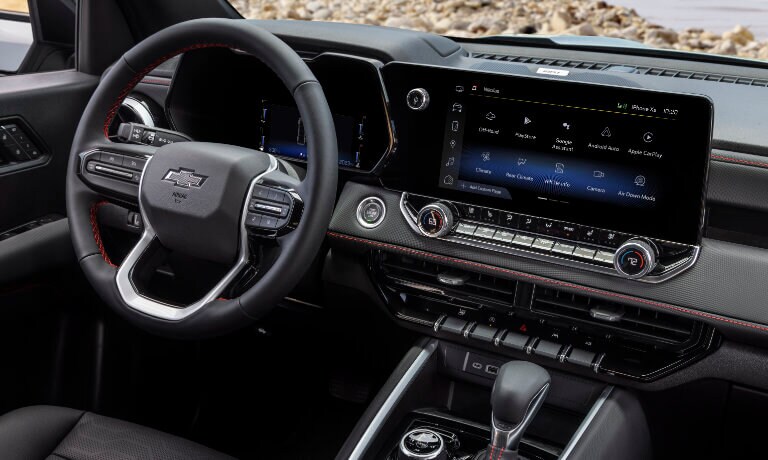 2025 Chevy Colorado interior steering wheel and infotainment system