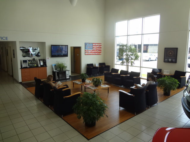 Our Kelly Honda waiting area - Enjoy complimentary beverages, Wi-Fi, entertainment, and more!