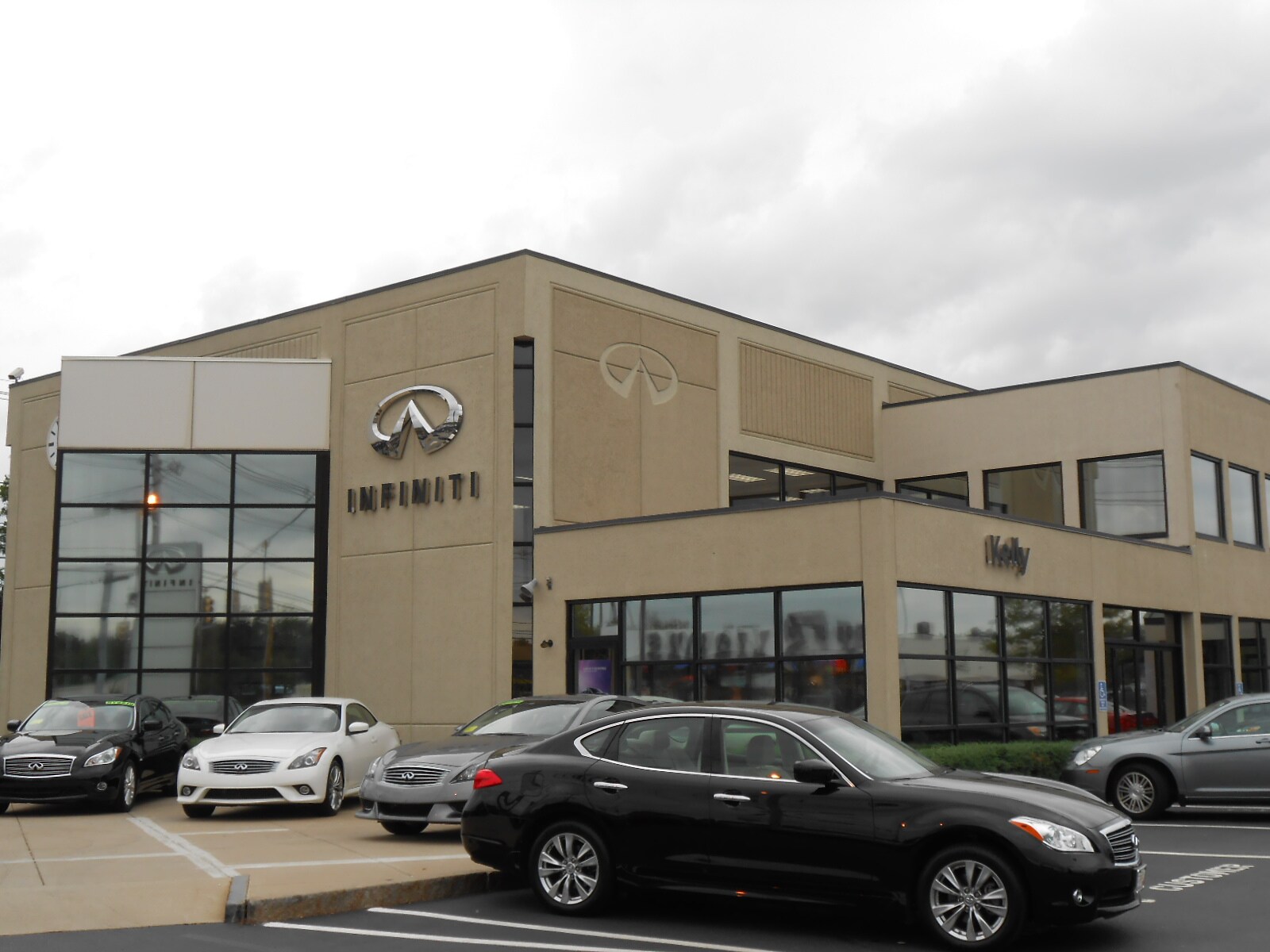 Kelly Infiniti Dealership in Danvers Mass