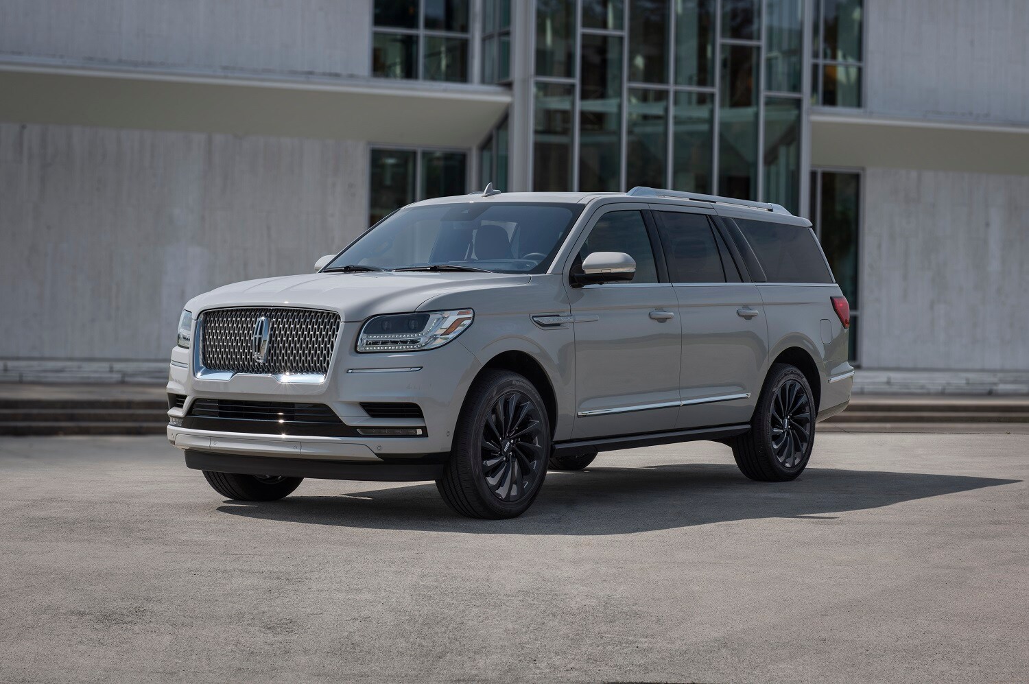 Pearl_Navigator_C1.jpg Lincoln
Dealership in Bozeman, MT