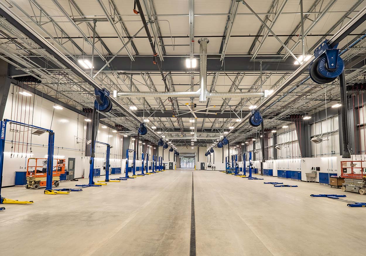 optimized-ServiceBays-8.jpg Subaru Shop in Eugene
