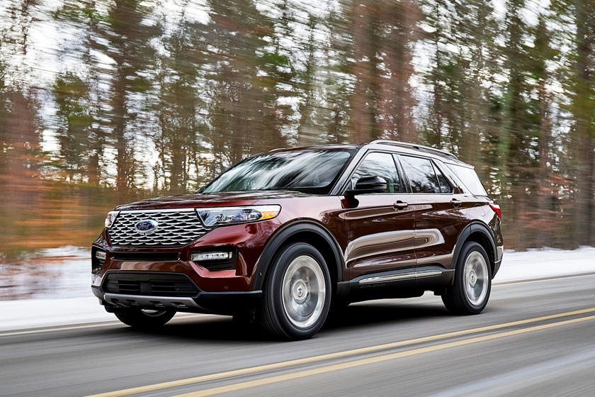 2020-ford-explorer-forward-vision-carbuzz-666284.jpg