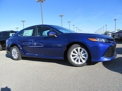 18 camry le.jpg