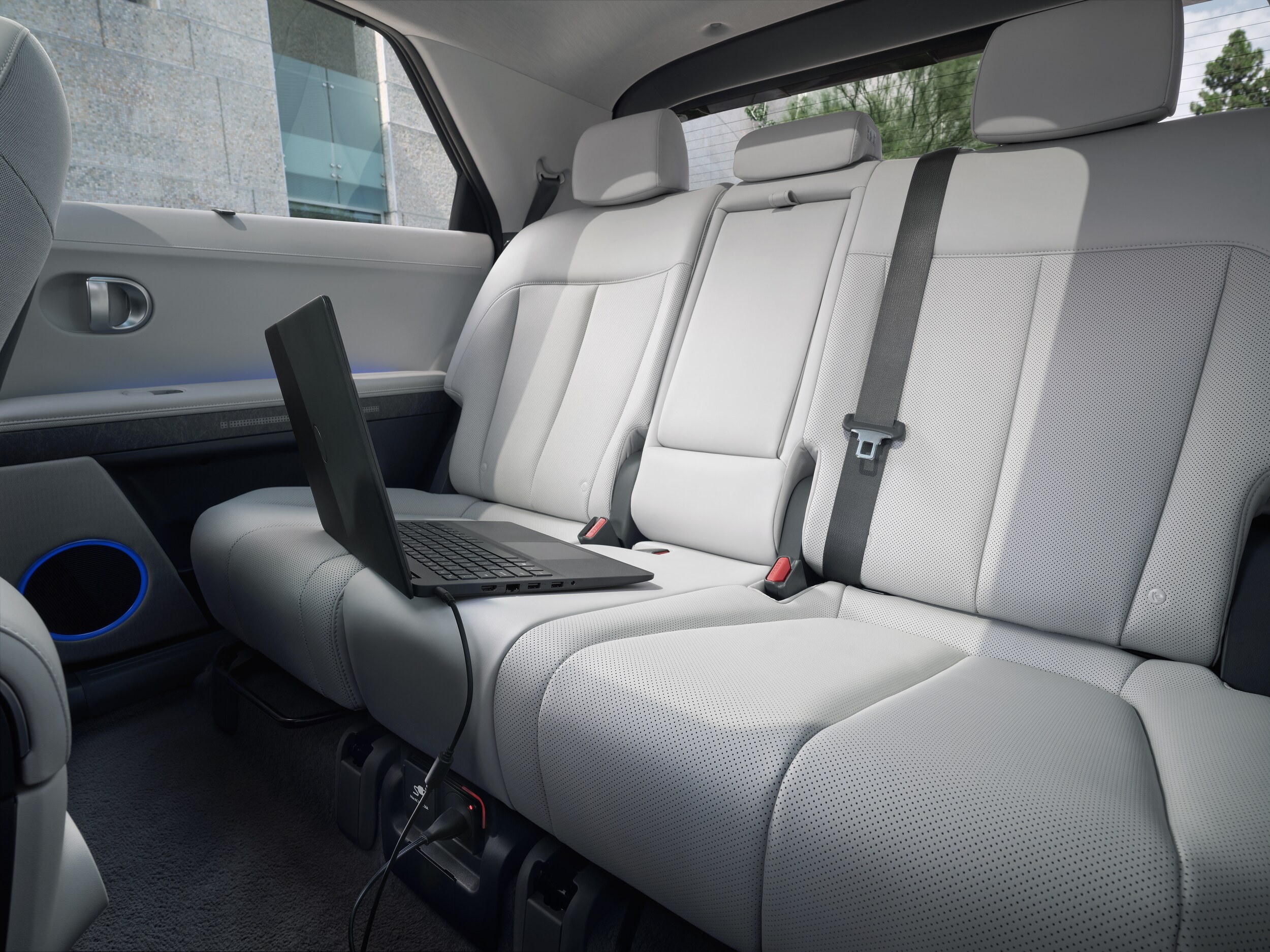 2023-Hyundai-IONIQ5-Limited-SUV-I08.jpg