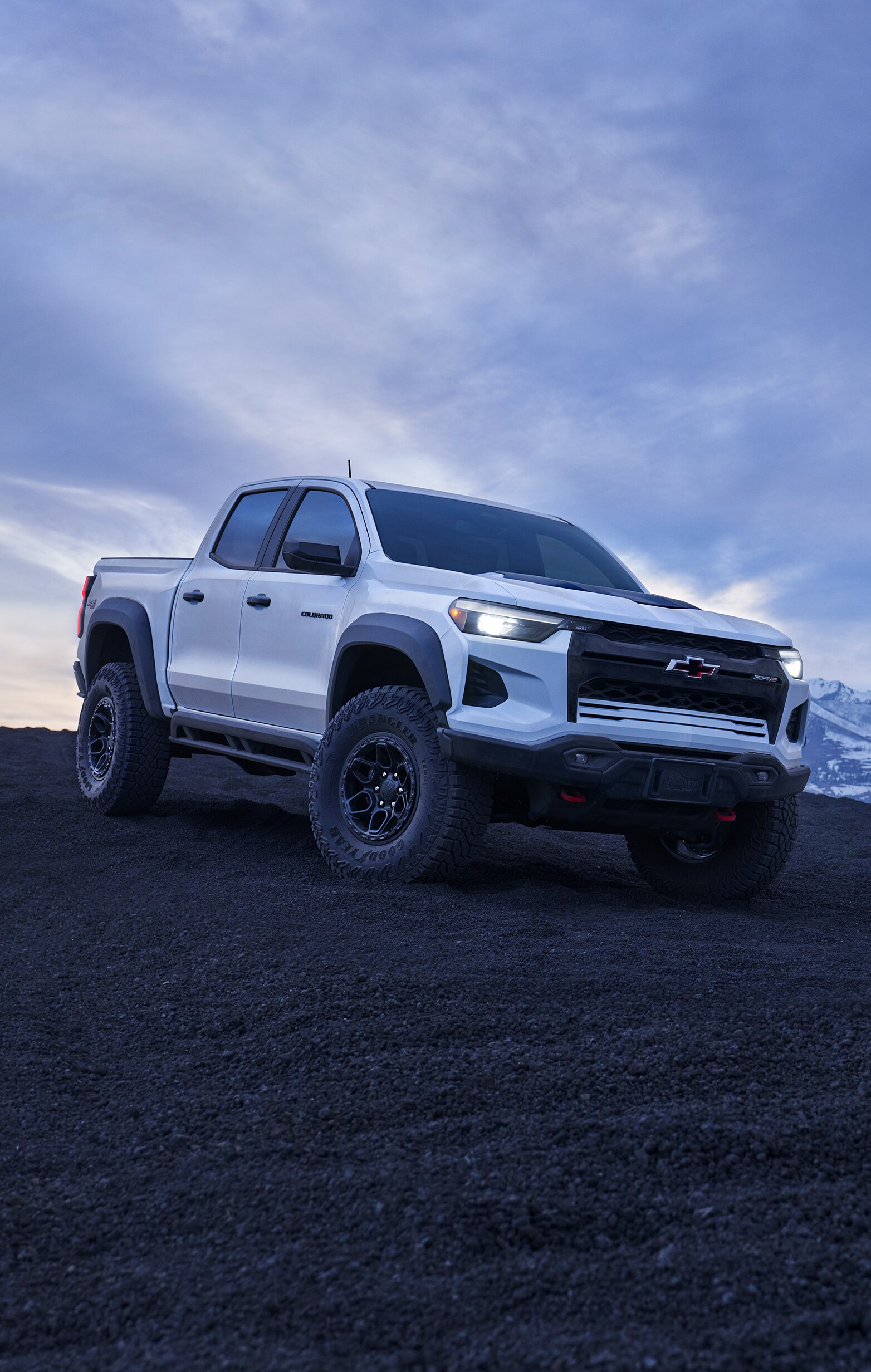 2024-Chevrolet-Colorado-ZR2Bison-CrewCab-Truck-L01.jpg
