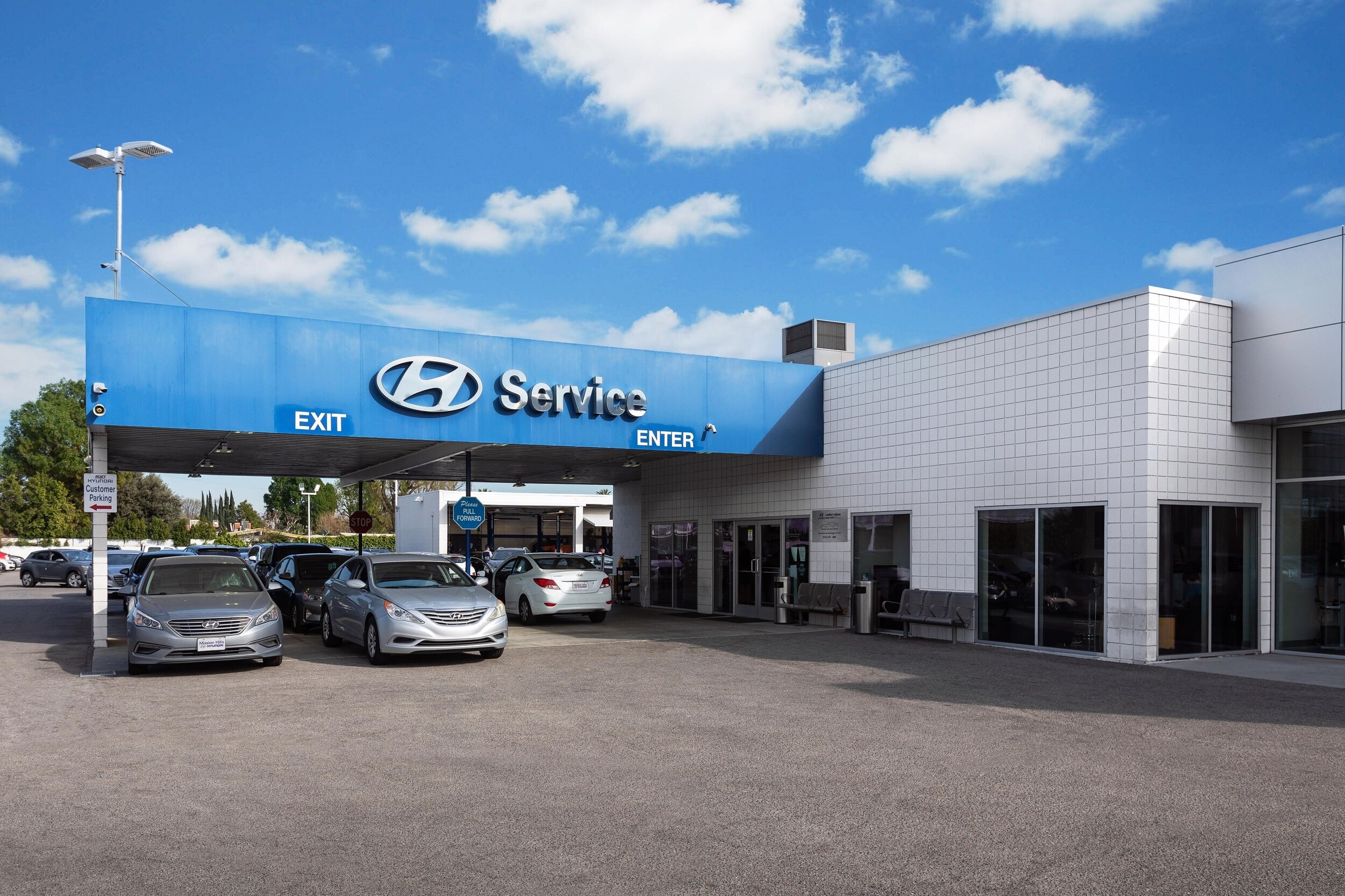 Keyes Mission Hills Hyundai serving northern LA-min.jpg