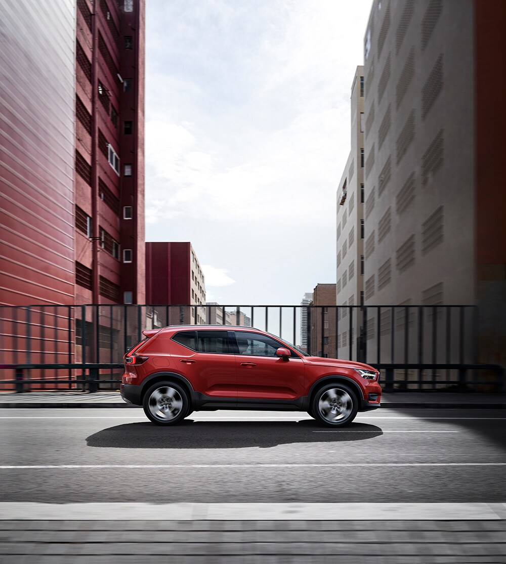 2019 VOLVO XC40