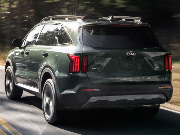 2021 Kia Sorento Rear Angle