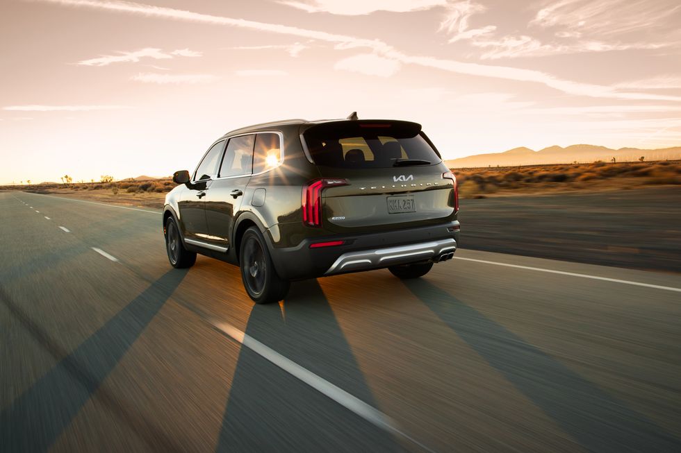 2022 Kia Telluride green rear view 2022 Kia Telluride green rear view