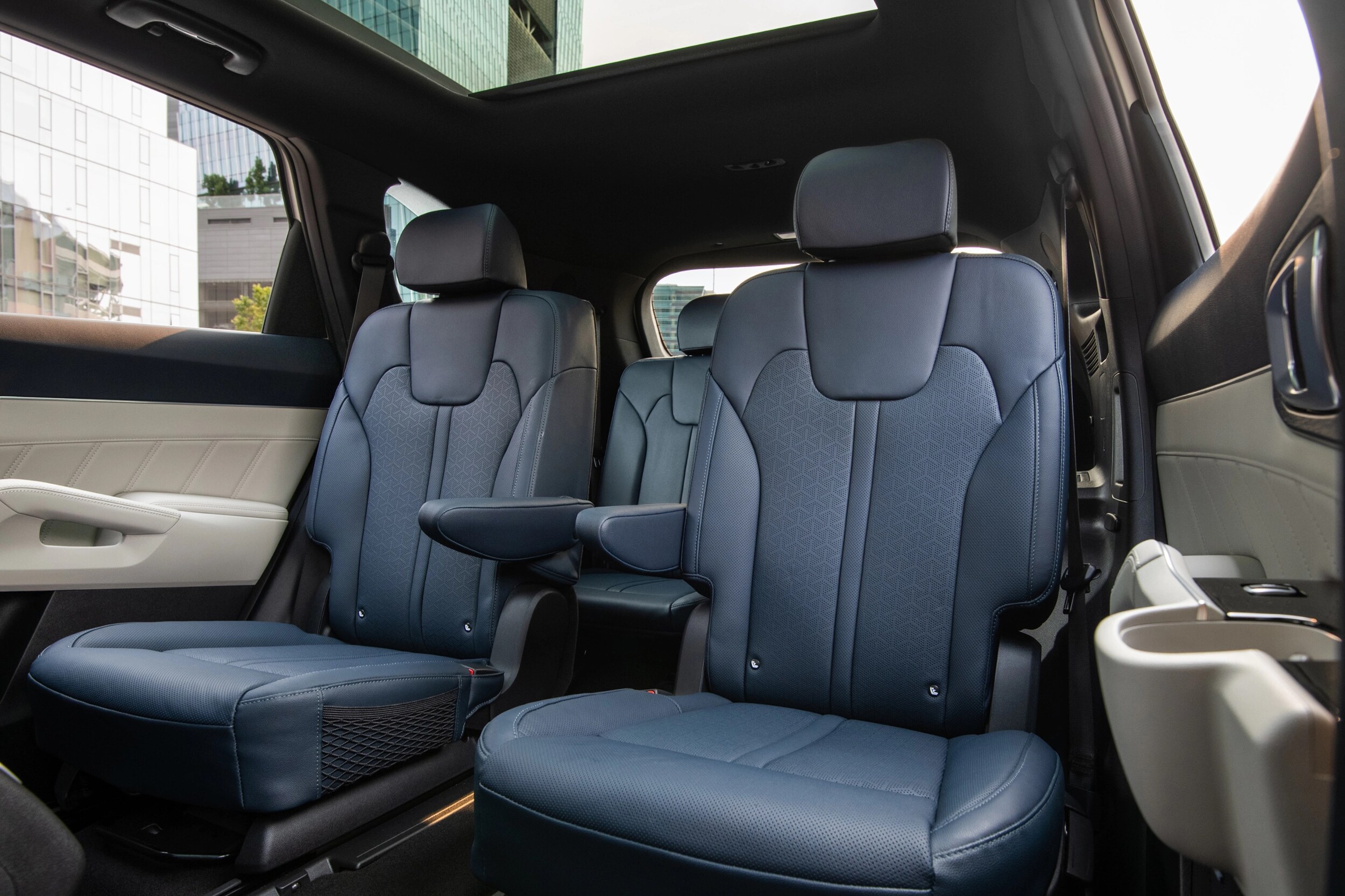 gallery_sorento_phev_2022_interior_4 .jpg