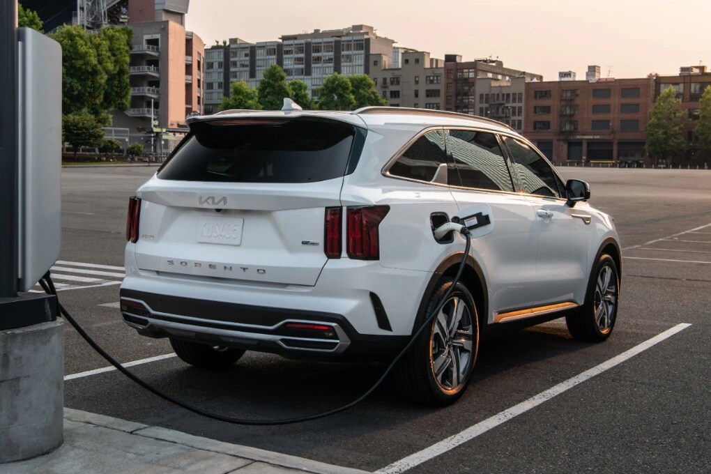 2022-Kia-Sorento-Hybird-Plug-In.jpg