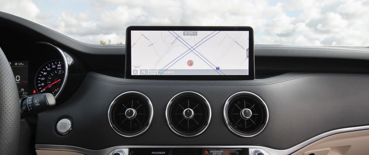 2022 Kia Stinger with new touch screen console