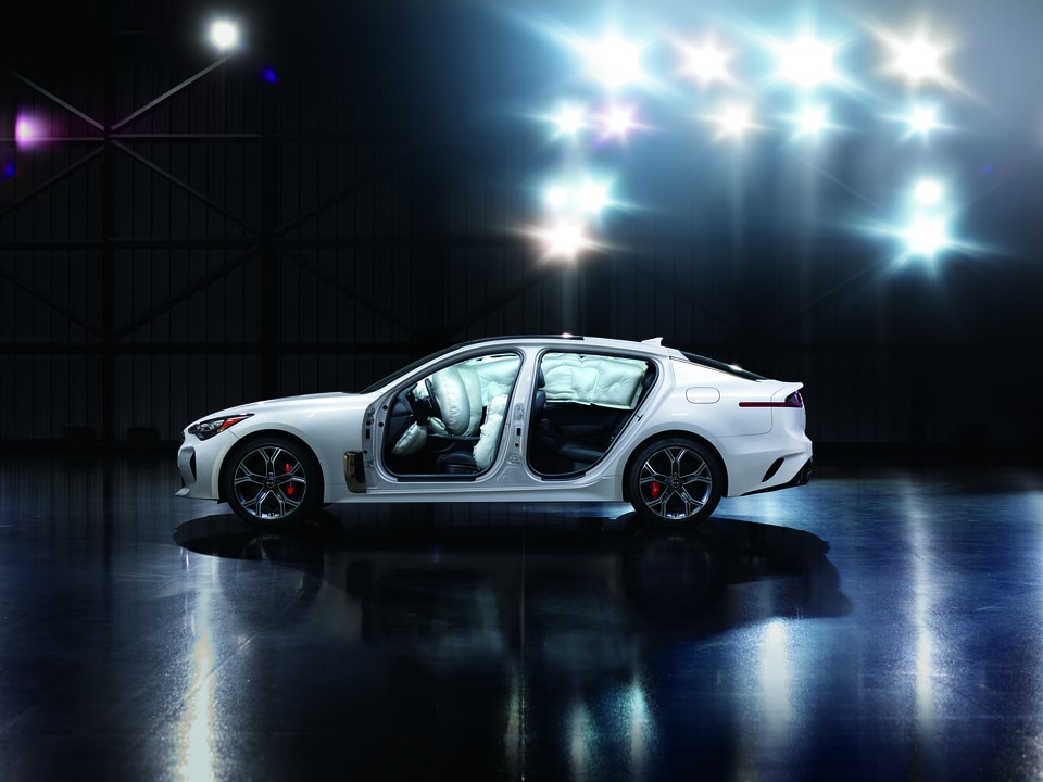 2018-Kia-Stinger-GT2-Sedan-L01.png
