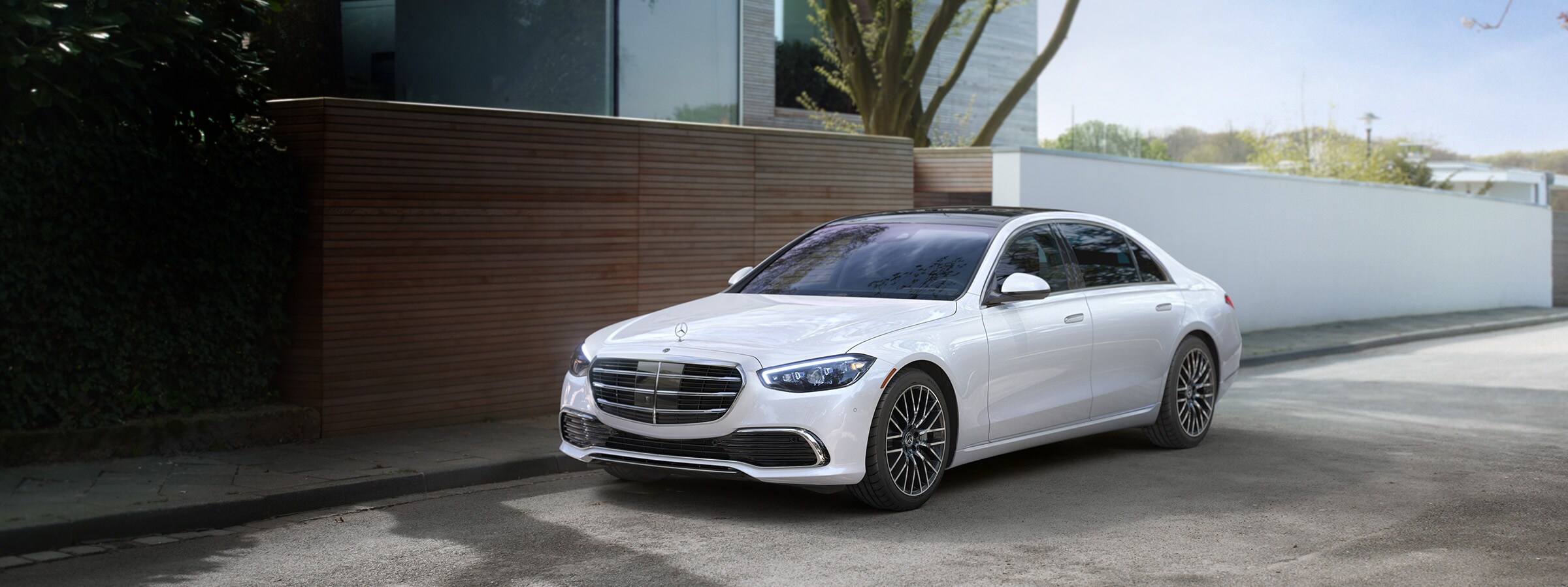 2021-S-SEDAN-HERO-DR.jpg