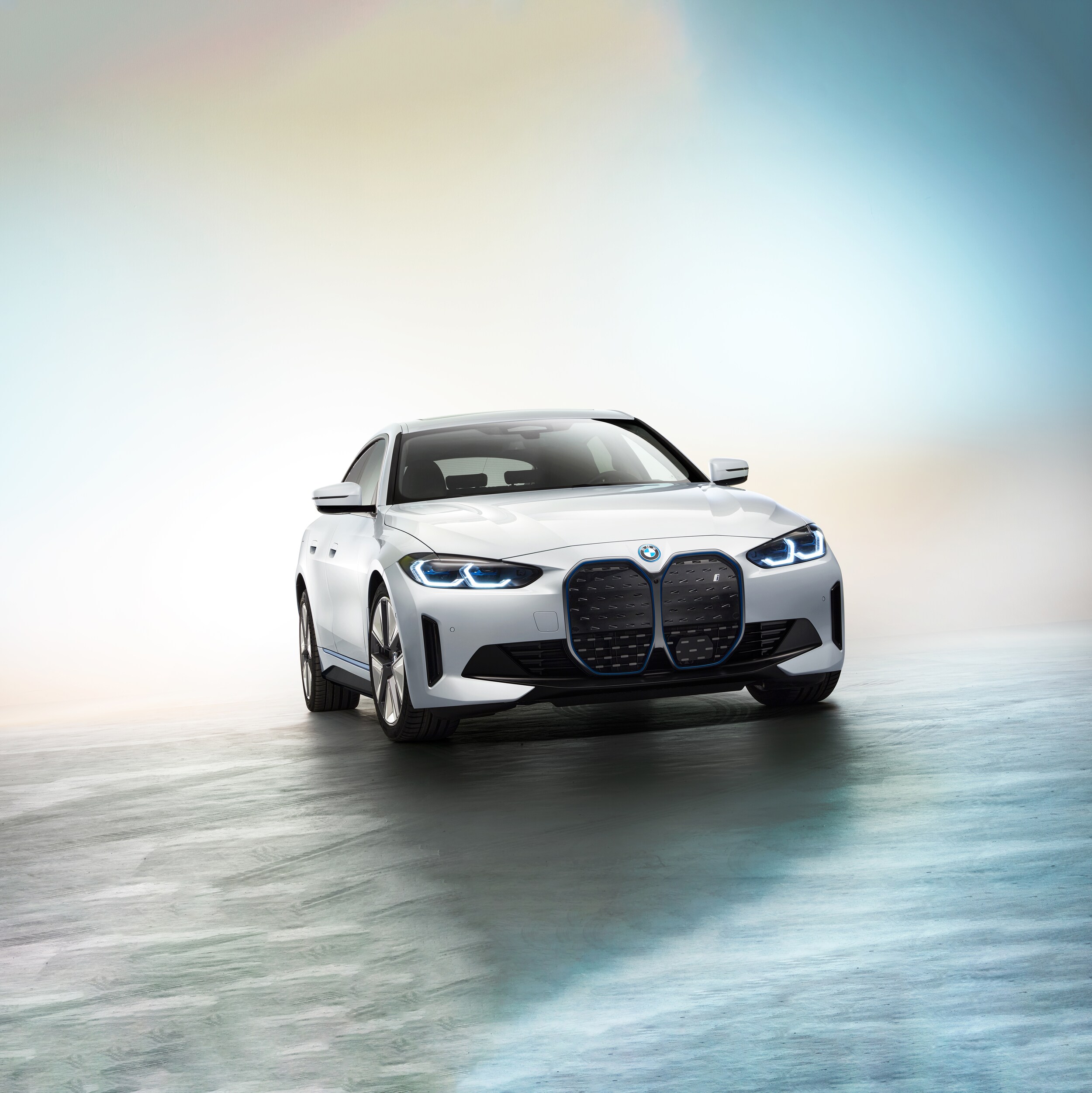 2023-BMW-i4-i435e-Sedan-L02 (1).jpg