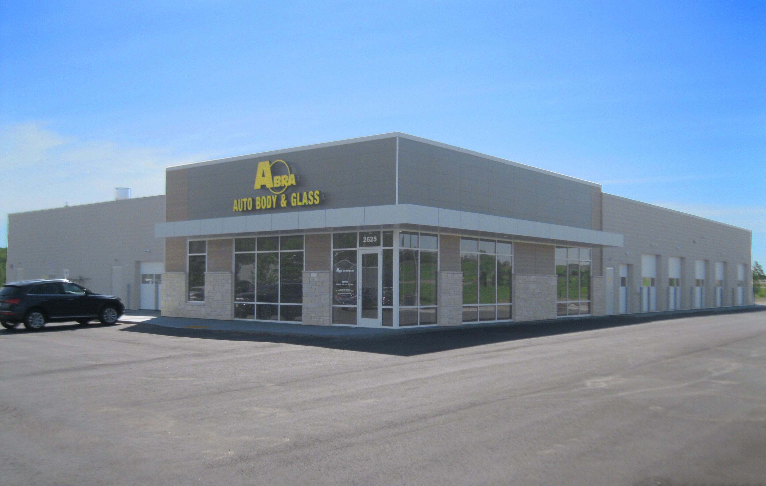 abra-auto-body-collision-glass-windshield-paintless-dent-repair-shop-location-2-wausau-wi-54401.jpg