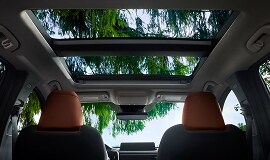 PANORAMIC MOONROOF