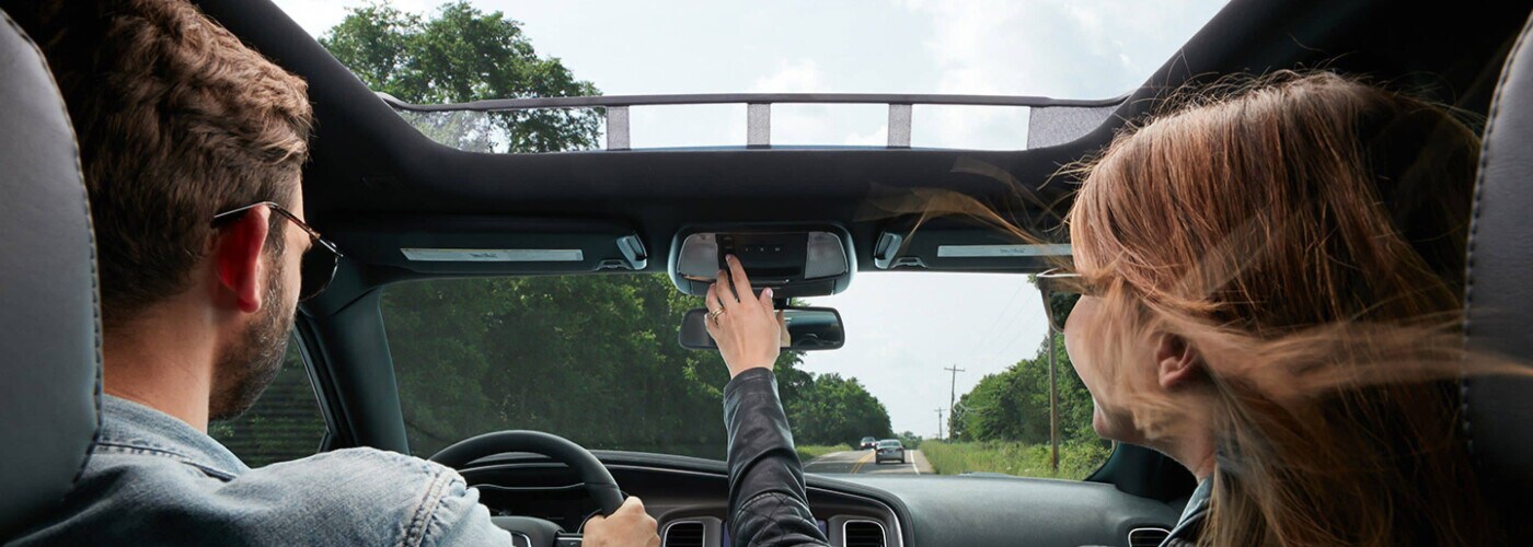 2020 Dodge Charger Sunroof.jpg