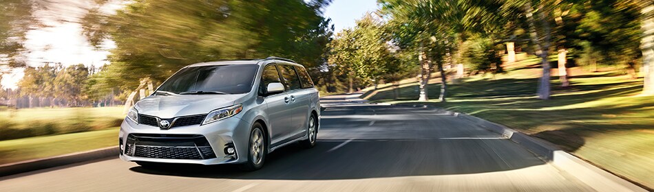 2019-Toyota-Sienna-SE-Premium-Van-L03.jpg 2019 Toyota Sienna Appleton, WI