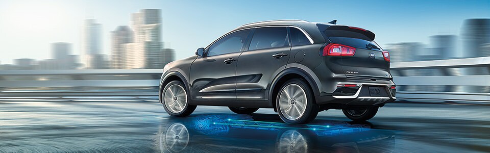 2017-Niro-Sedan_02.jpg