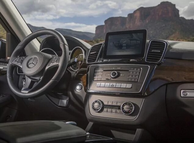 2018-Mercedes-Benz-GLS-Interior.png