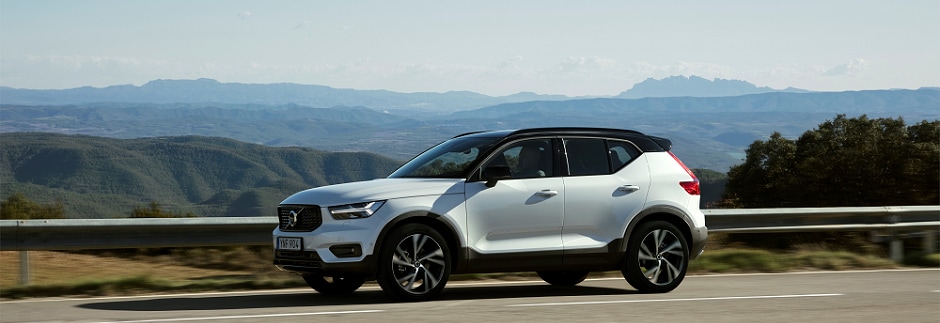 New_Volvo_XC40_exterior.png