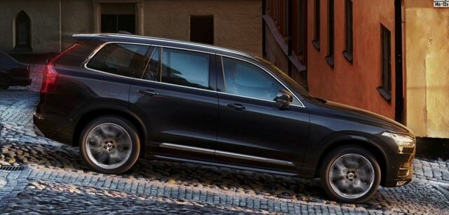 2016-Volvo_XC90.jpg