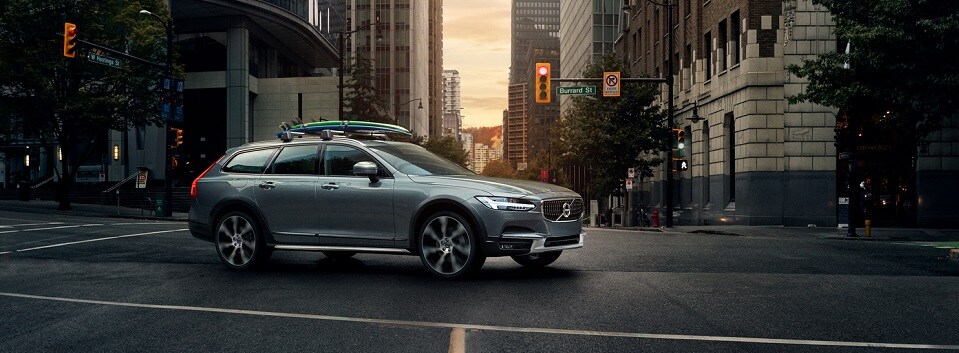 2018-Volvo-V90-Cross-Country-Profile.jpg