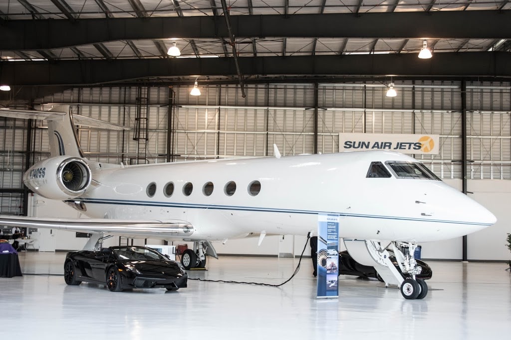 Private Jet, Lamborghini Gallardo Spider