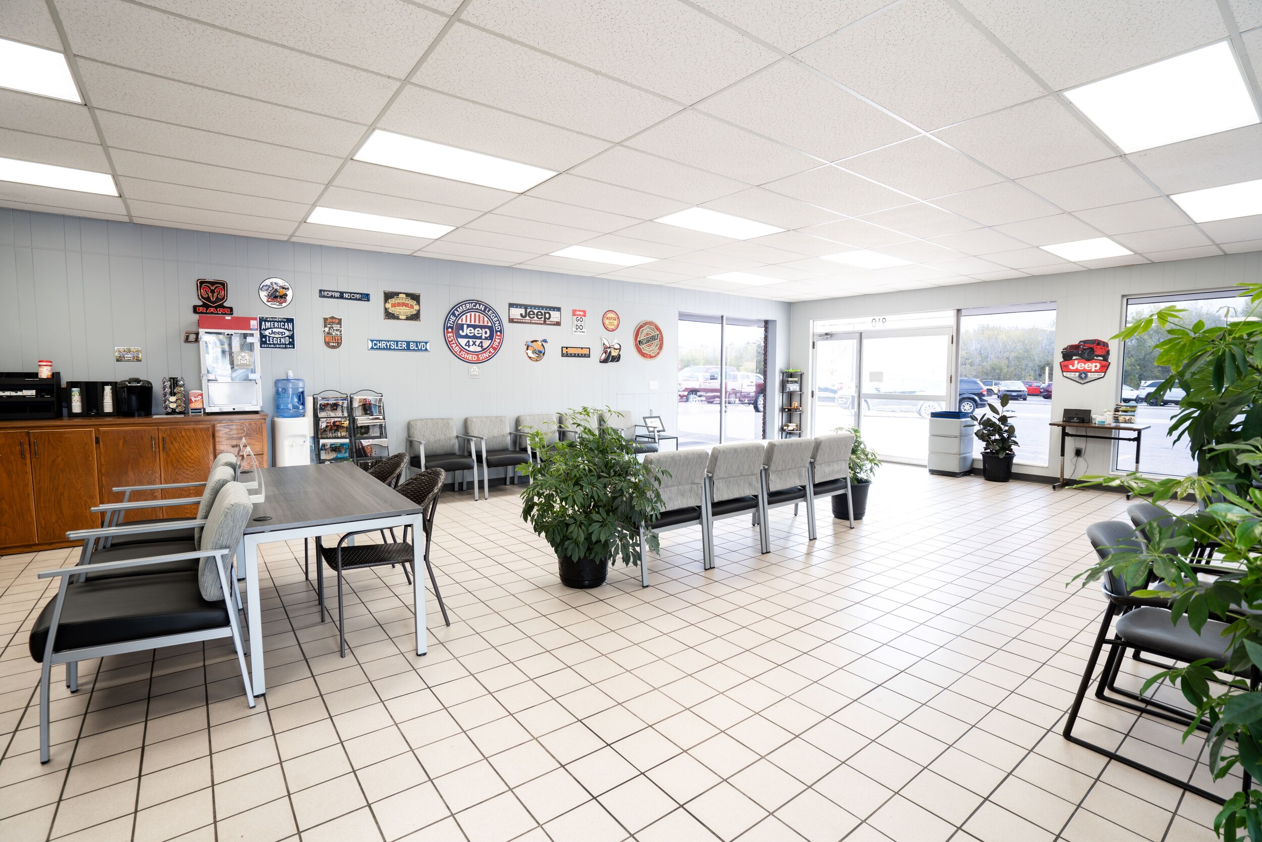 STP LOUNGE.jpg