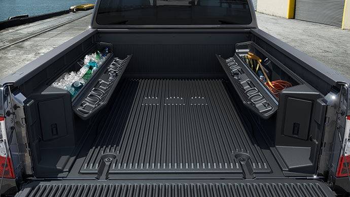 2017 Nissan Titan available truck bed Titan® box