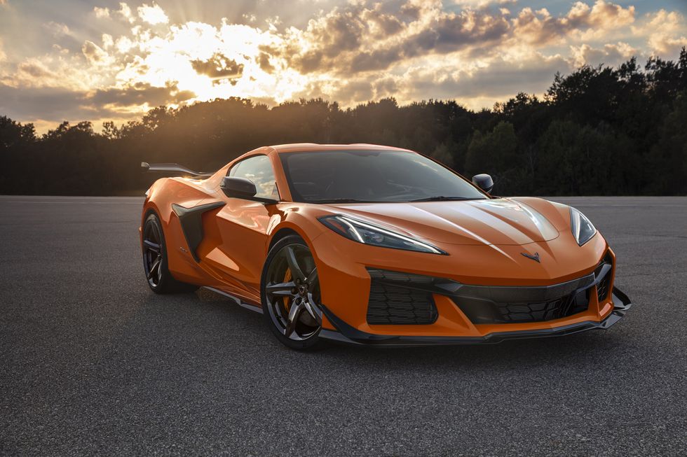 2023-chevrolet-corvette-z06-003-1635265290.jpg