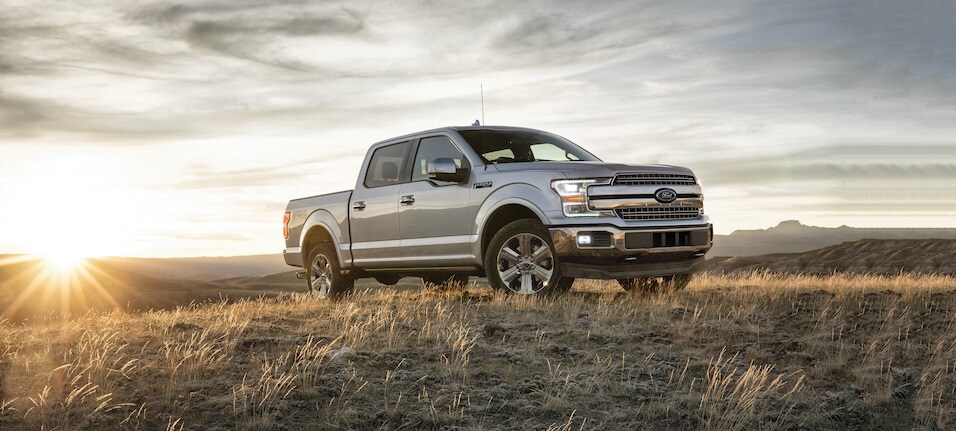 2019-Ford-F150-Lariat-SuperCrew-5ftBox-Truck-L01.jpeg