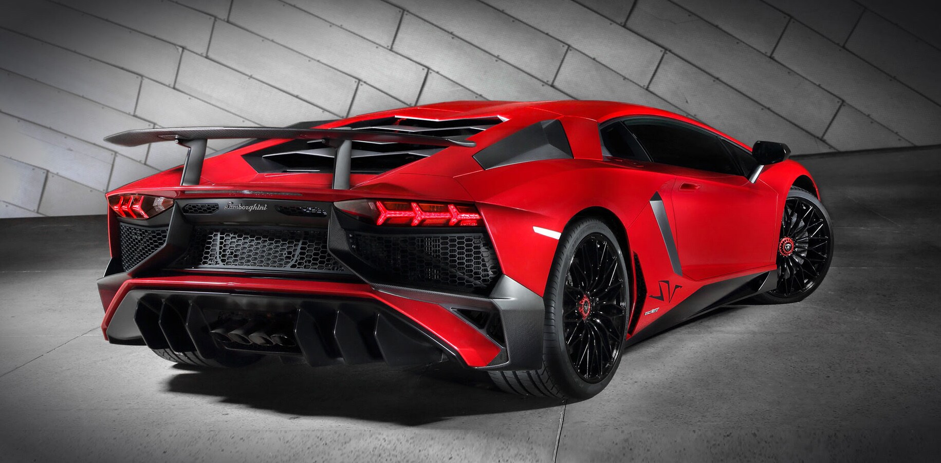 Aventador Superveloce_3.jpg