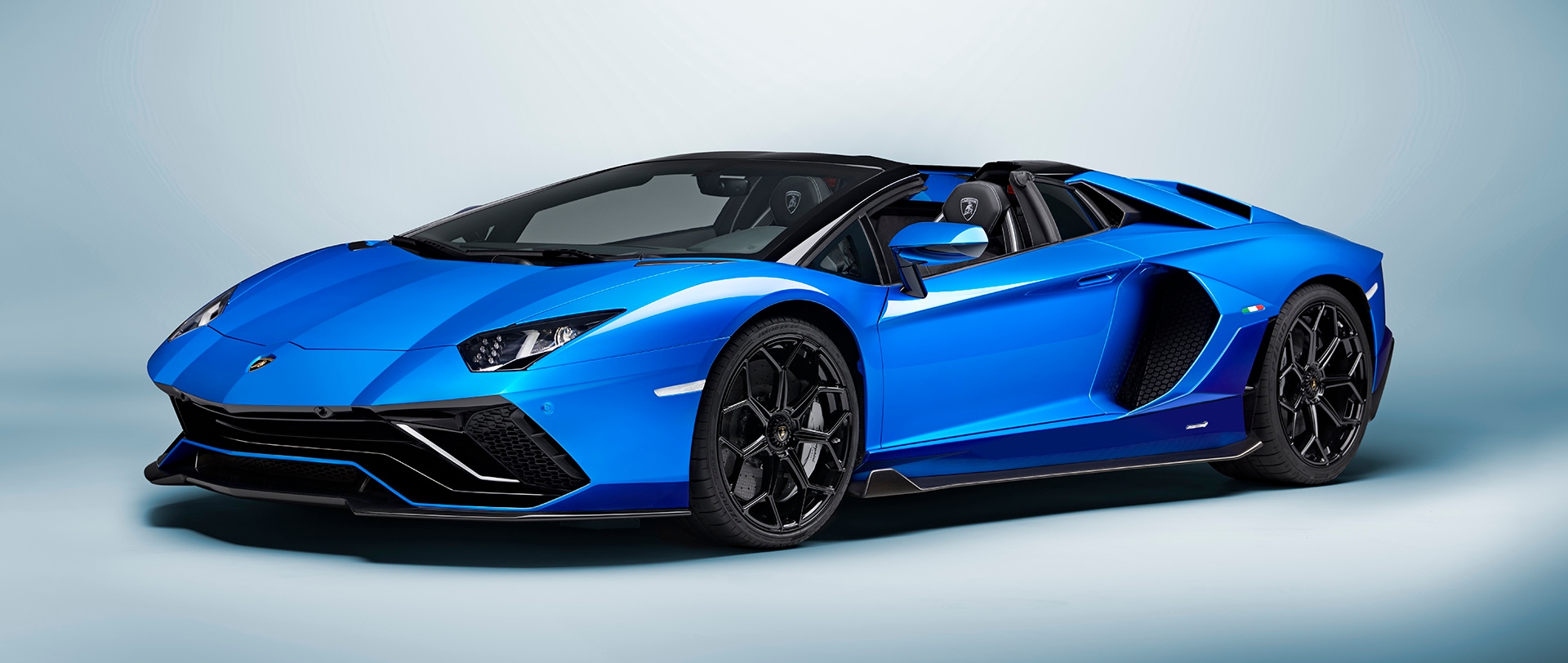 Ultimae-Rdstr-front34.jpg
