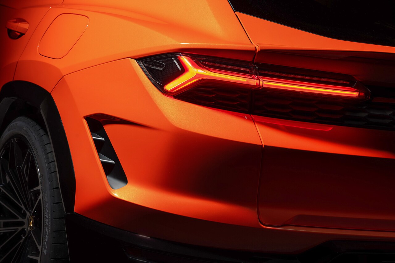 Urus-SE-Lamborghini-20.jpg