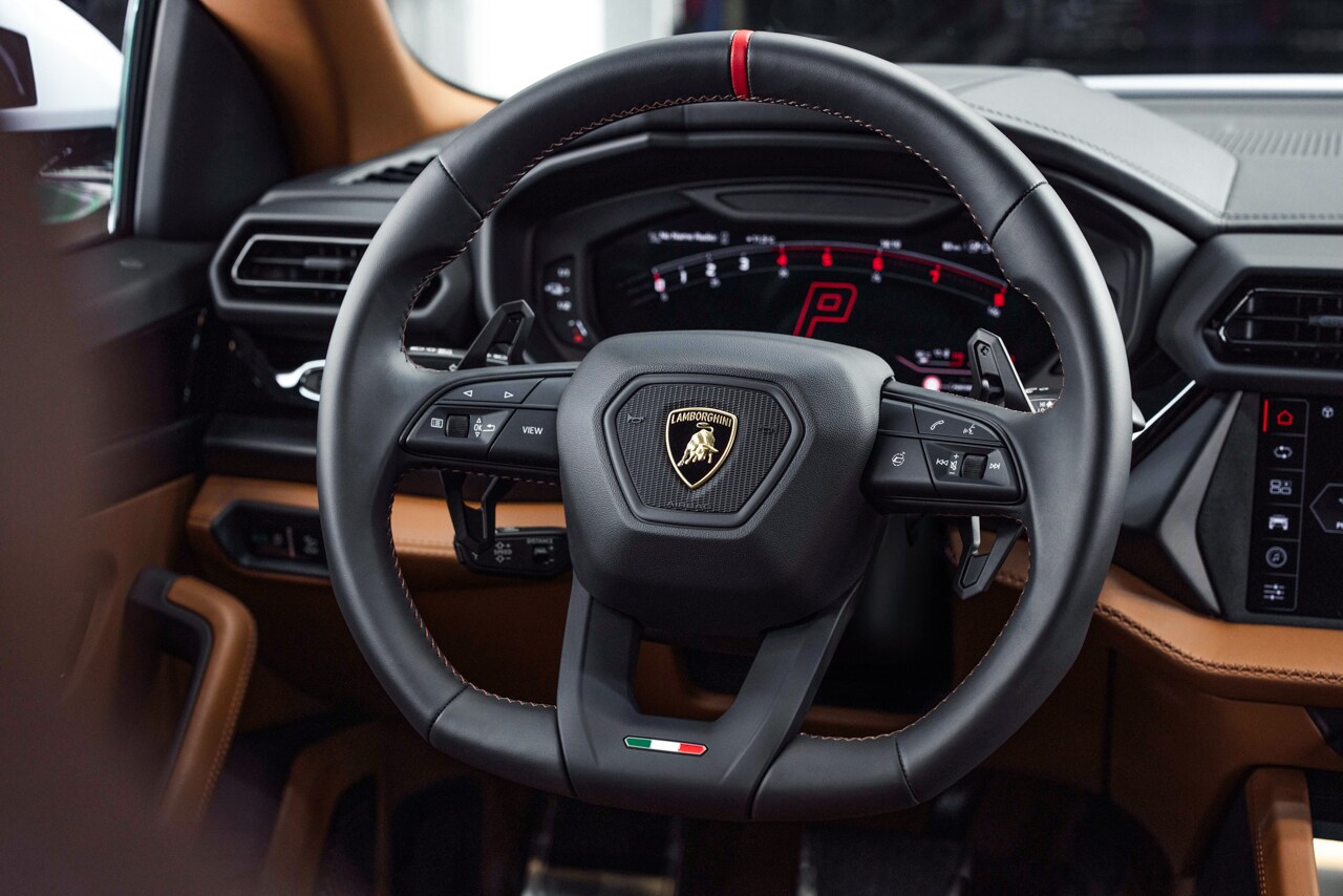 Urus-SE-Lamborghini-16.jpg