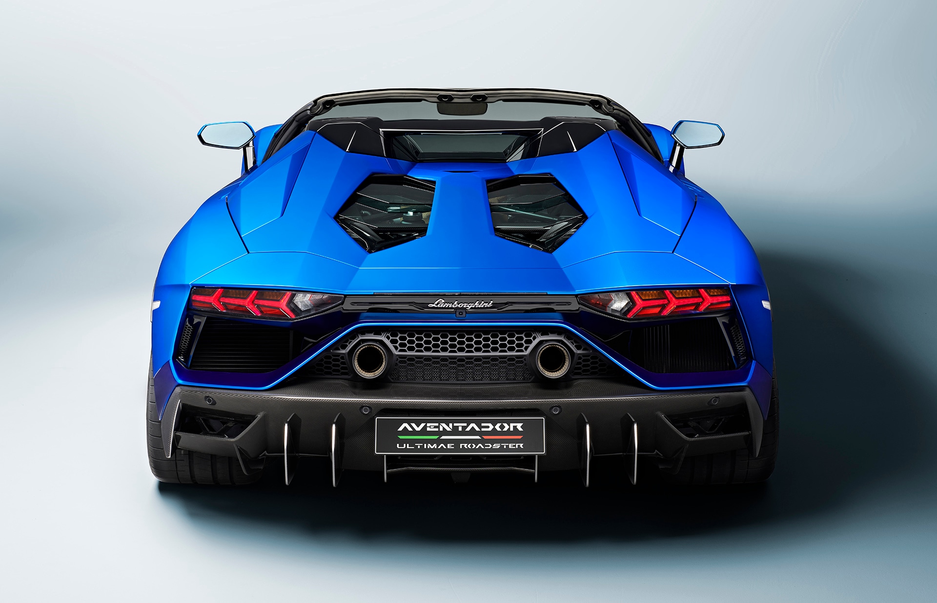 Ultimae-Rdstr-rear.jpg