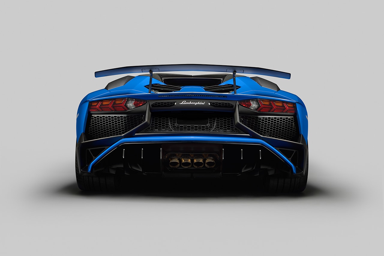 Aventador-SV-Roadster_06.jpg