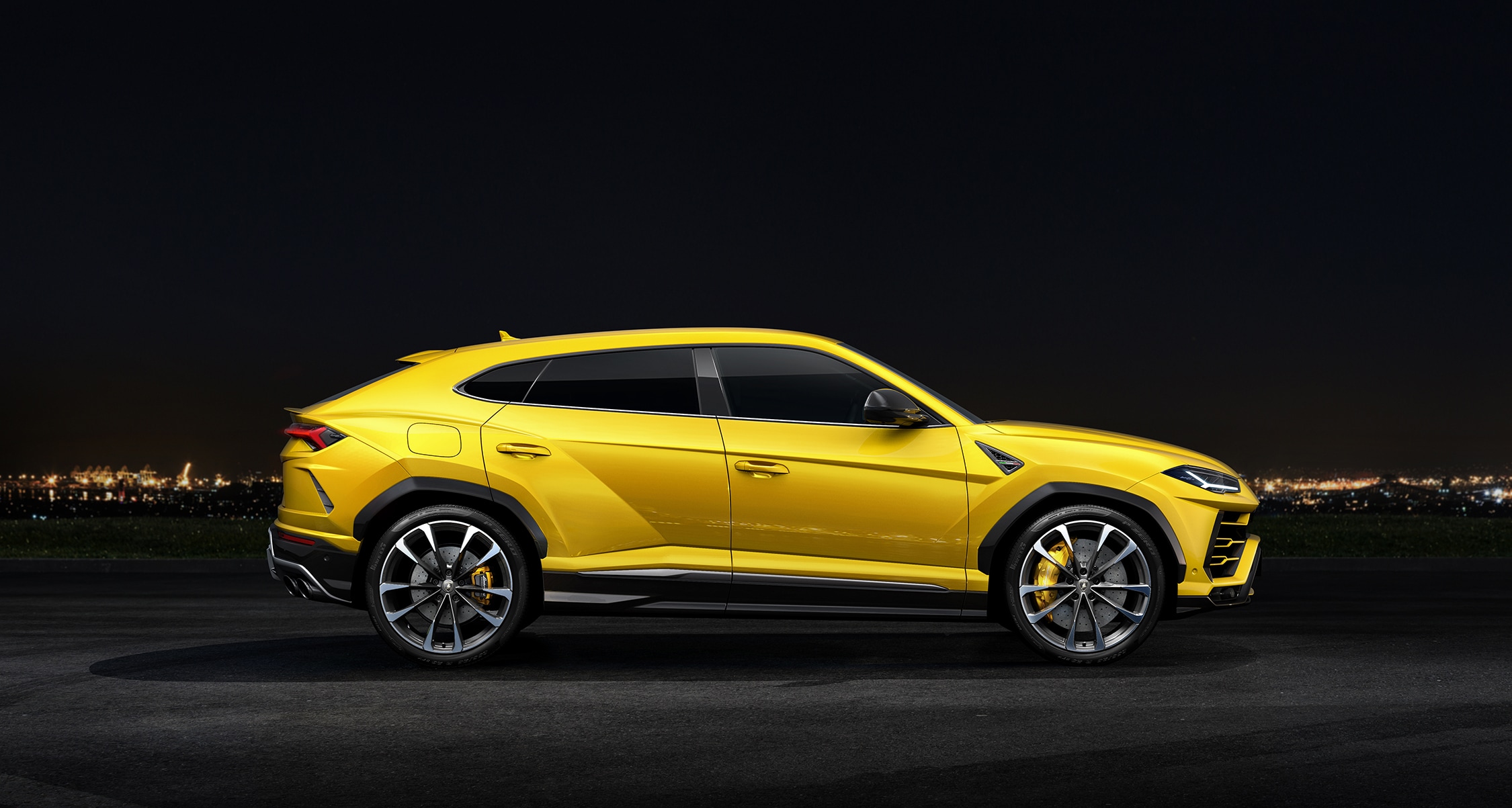 Night-Yellow-side-493261_2250.jpg
