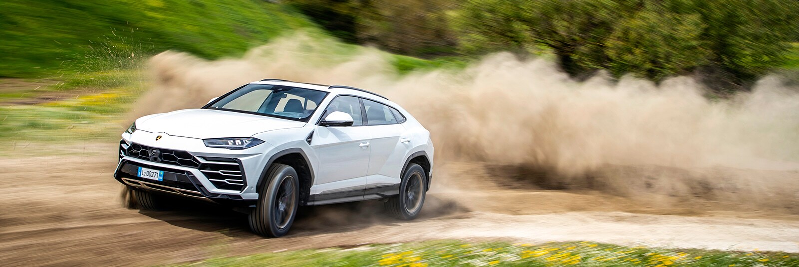 Urus-522166-1600w.jpg