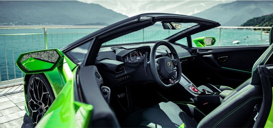 2022 Huraca Evo Spyder.jpg