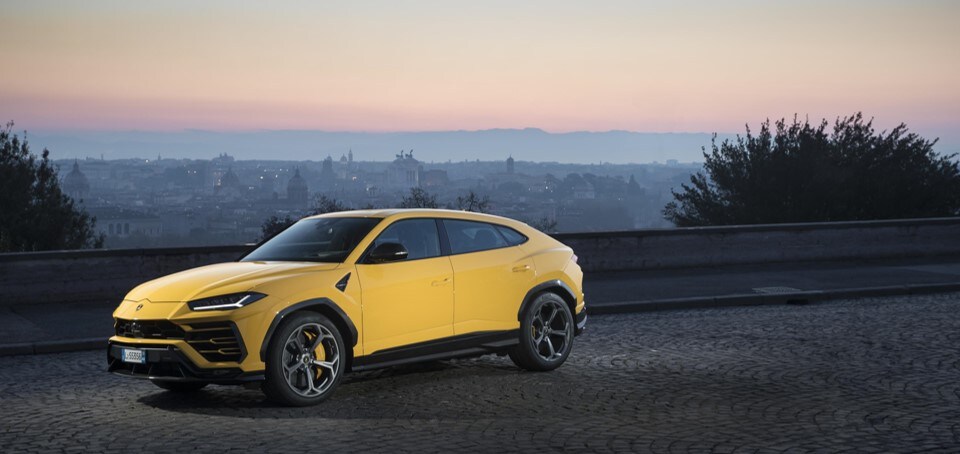 Lamborghini Urus.jpg