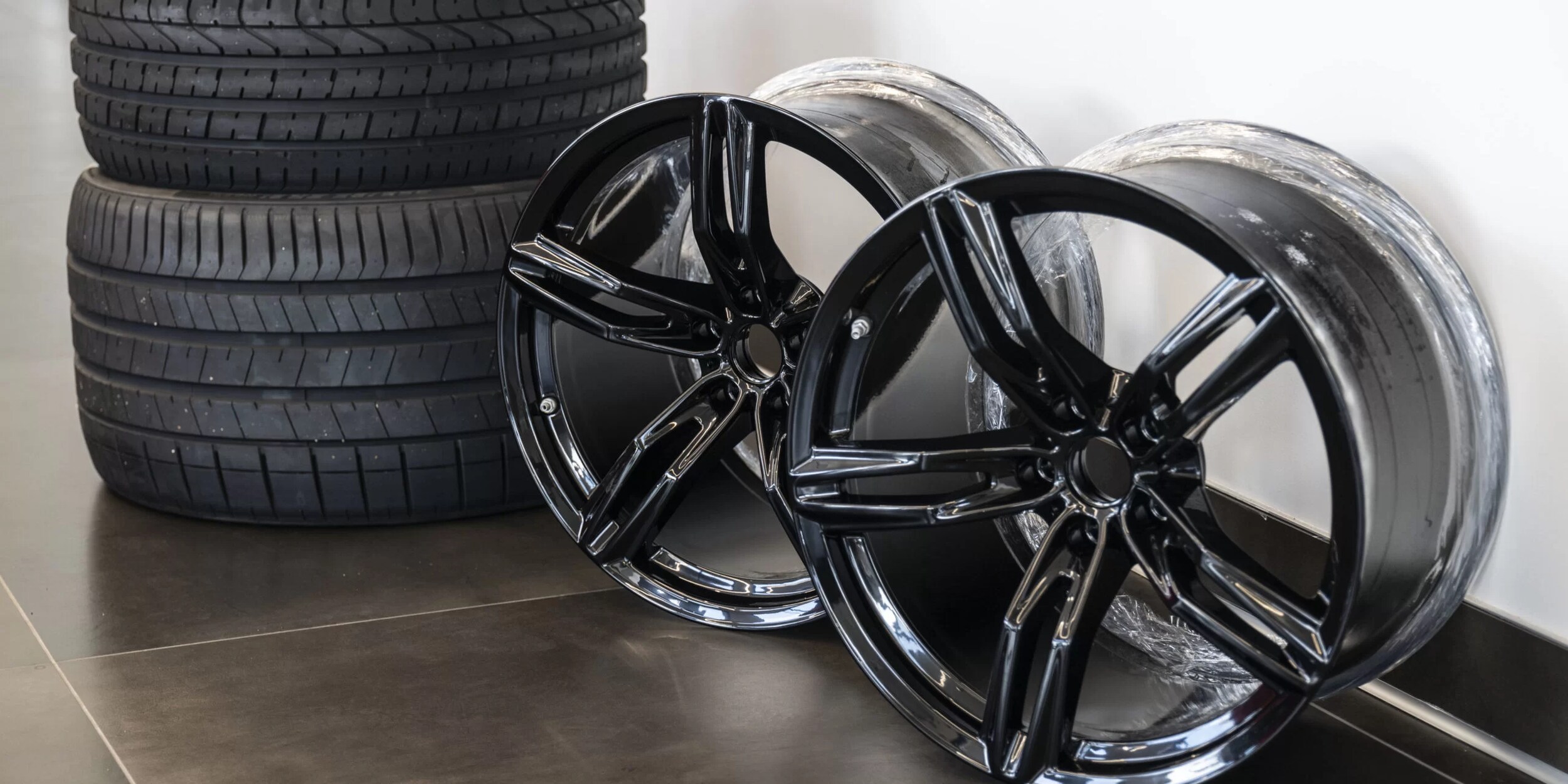 Wheels_2-scaled-panorama (1).webp