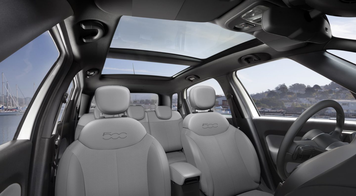 500L INTERIOR.jpg