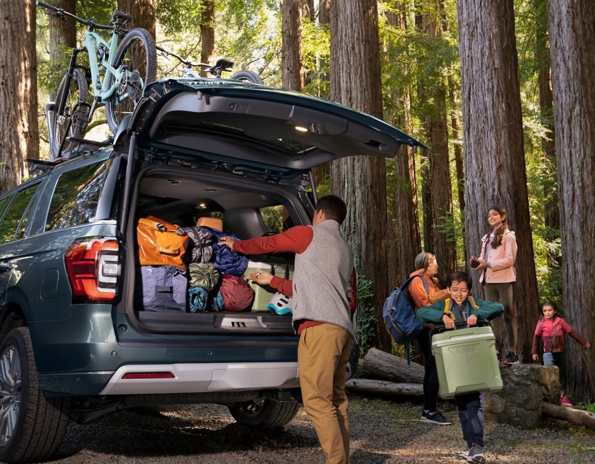 24%20expedition%20family%202.jpg