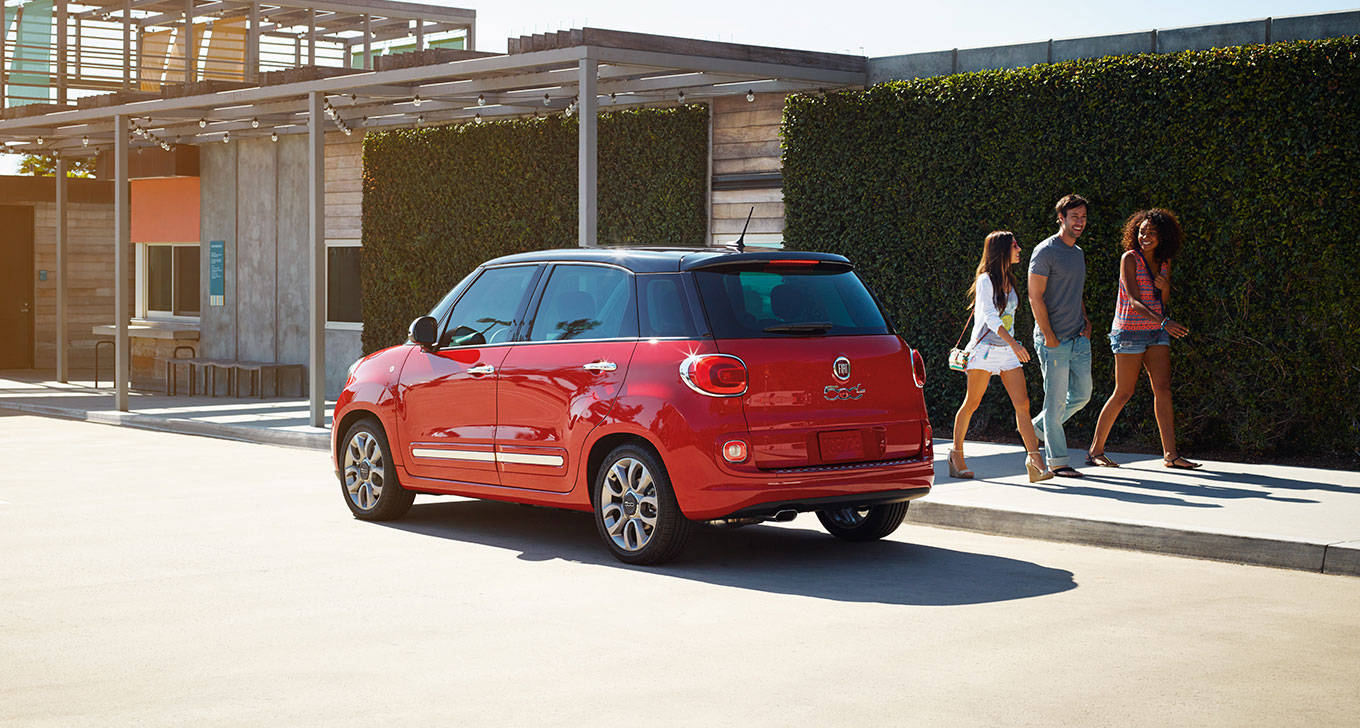 2016 Fiat 500L Back Exterior in Red 2016 Fiat 500L Back Exterior in Red